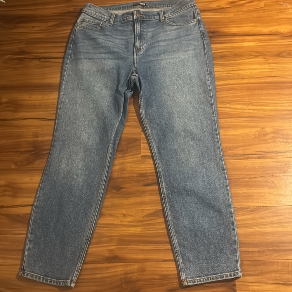 NWOT Fashion Nova Blue Boyfriend Jeans Versatile Style.